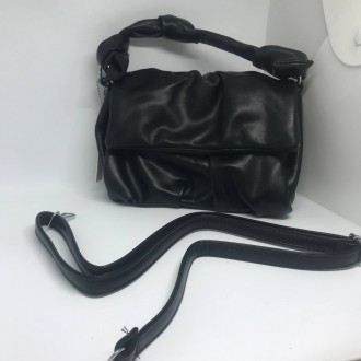 Жіноча сумочка з ремінцем колір чорний 435847