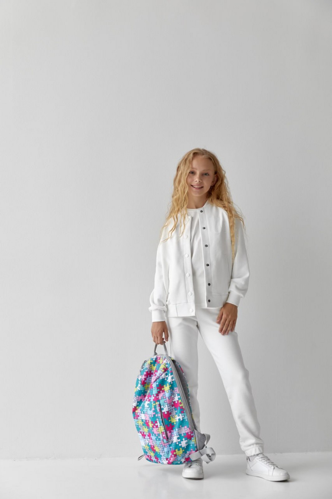 Дитячий костюм бомбер та джогери для дівчинки колір білий р.152 441766