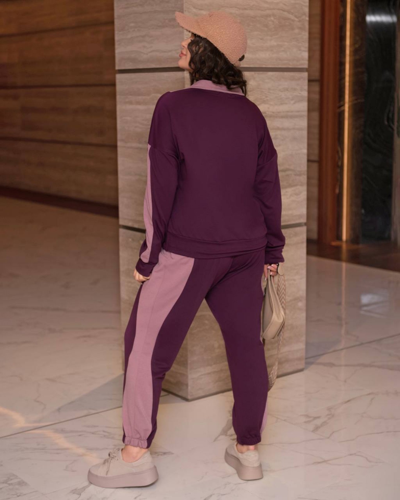 Жіночий спортивний костюм фіолетового кольору  р.50/52 391677