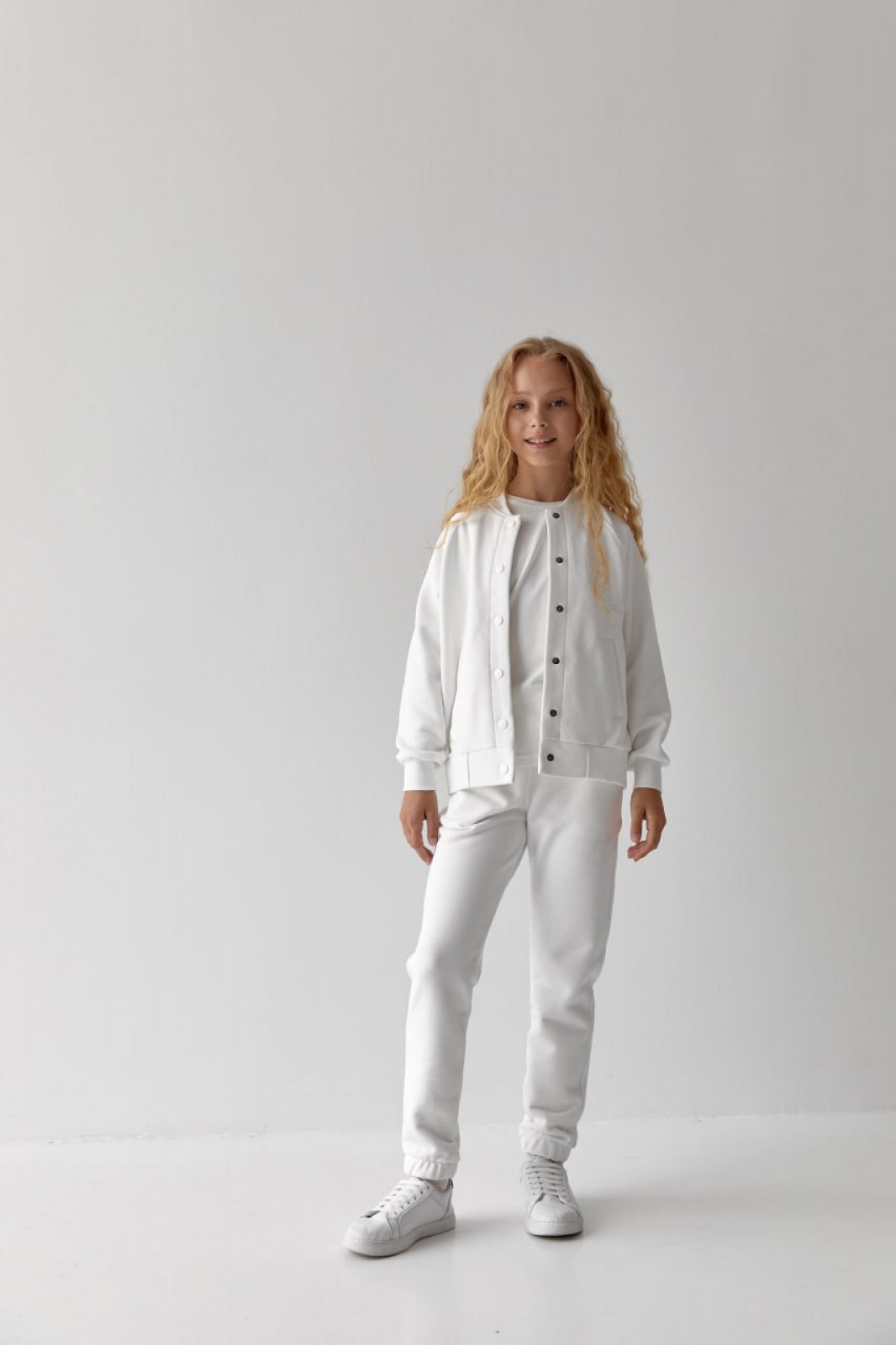 Дитячий костюм бомбер та джогери для дівчинки колір білий р.158 441767