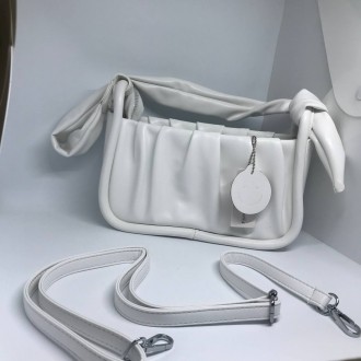Жіноча сумочка з ремінцем колір білий 436080