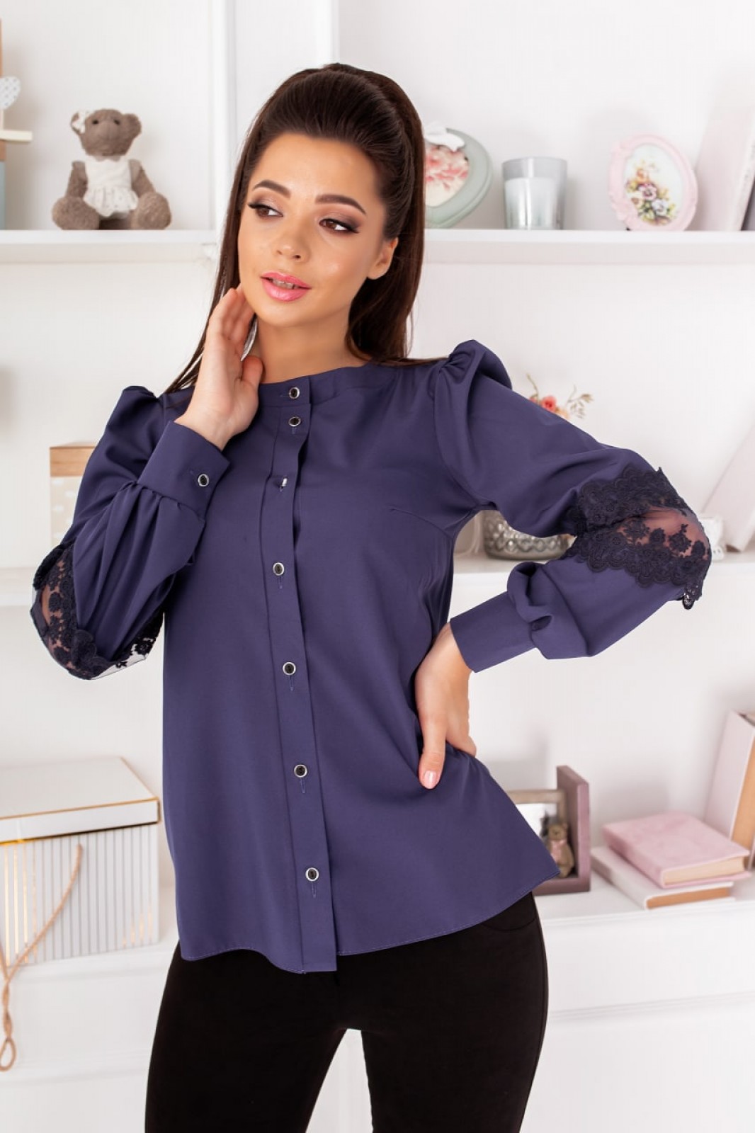 Жіноча блуза з рукавами з мереживом розмір  фіолетового кольору р.60/62 439515