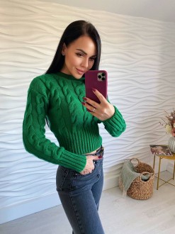 Жіночий светр укорочений з візерунком коси зеленого кольору р.42/46 396788