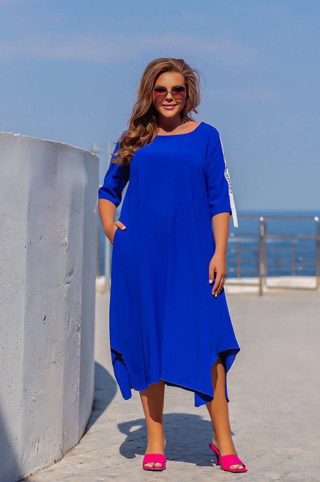 Жіноча вільна сукня колір електрик р.62/64 432288