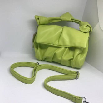 Жіноча сумочка з ремінцем колір насичений зелений 436071