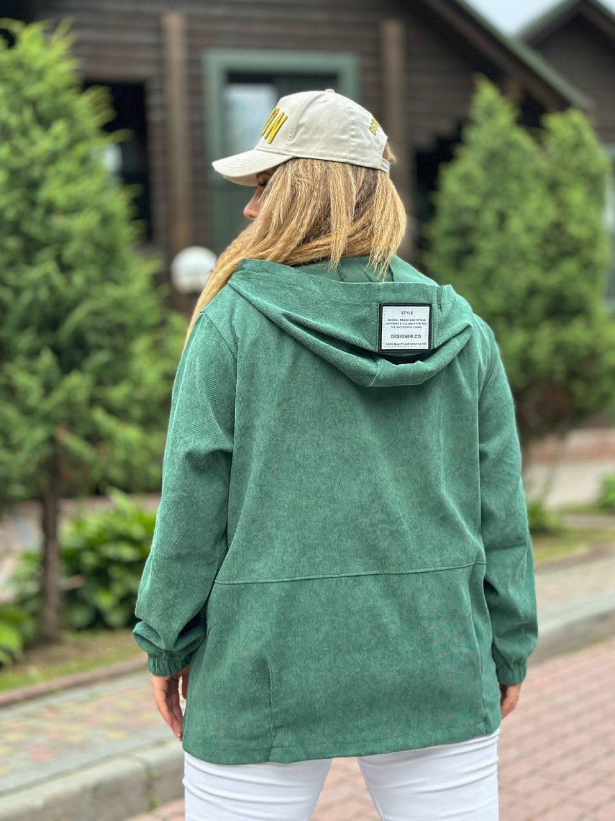 Жіноча вельветова куртка колір зелений р.60/64 431411