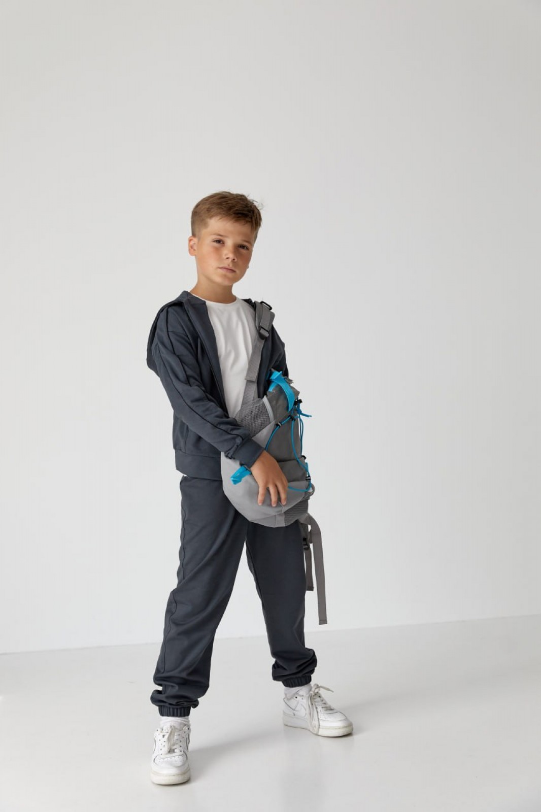 Дитячий спортивний костюм для хлопчика графіт р.134 439054