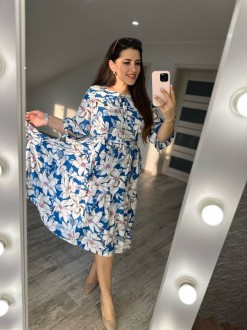 Жіноча вільна сукня з воланами колір електрик р.58/60 433296