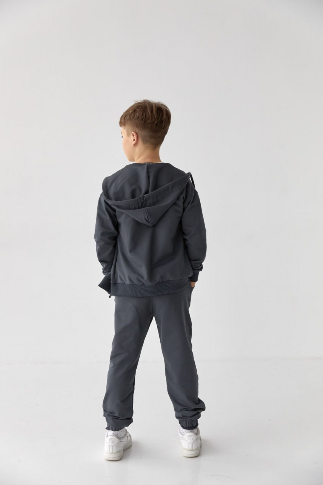 Дитячий спортивний костюм для хлопчика графіт р.134 408496