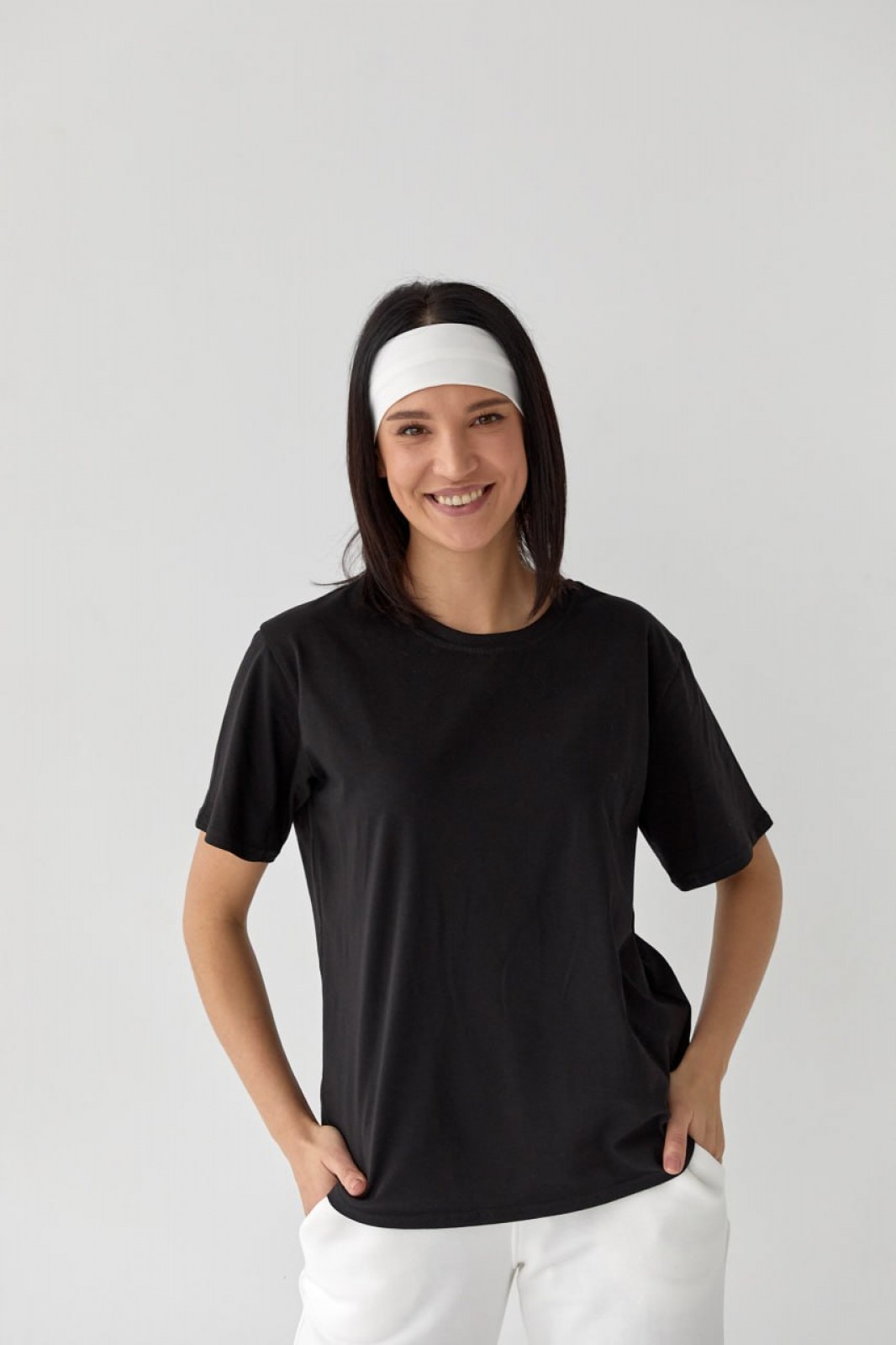 Жіноча базова футболка чорного кольору р.XL 409096