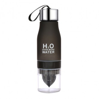 Пляшка для води та напоїв H2O Water Bottle з соковижималкою 650 мл чорна 187055