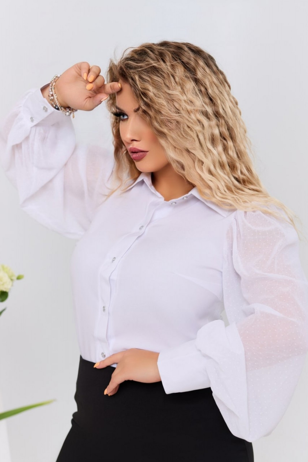 Жіноча блуза з рукавами із легкого шифону білого кольору розмір 56/58 380931
