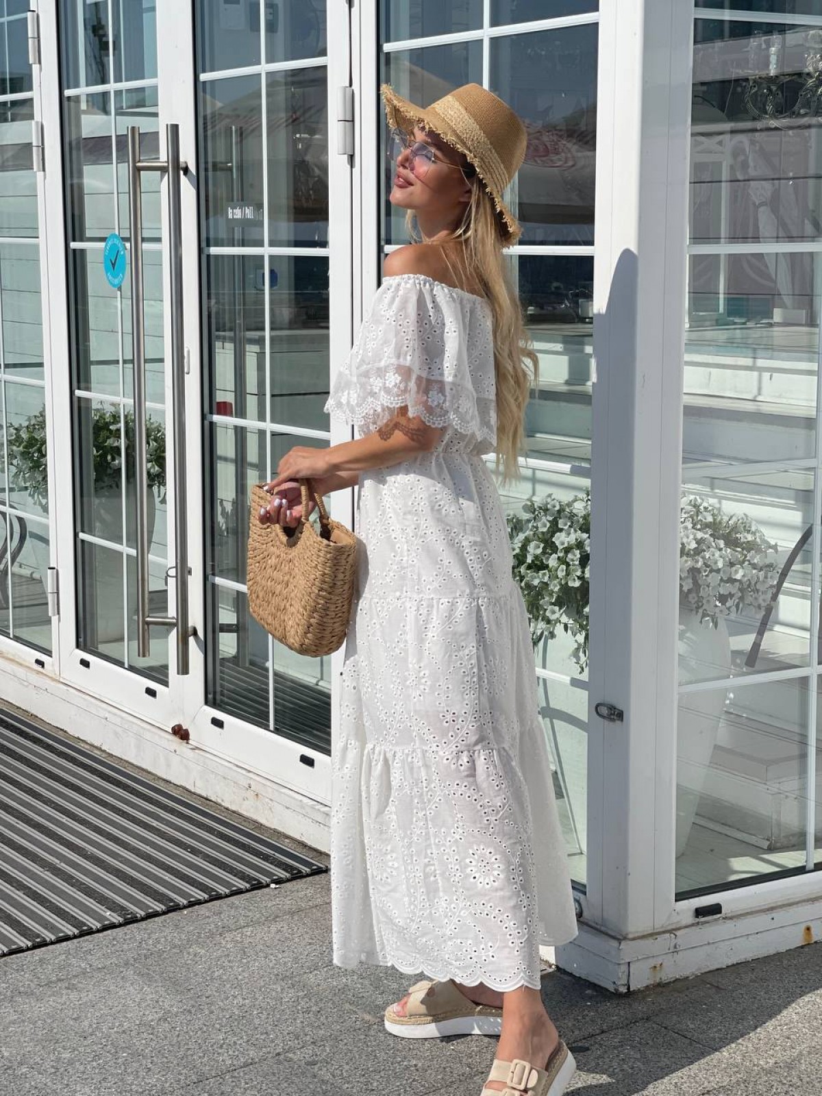 Жіноче плаття Izabela довге біле розмір 291434