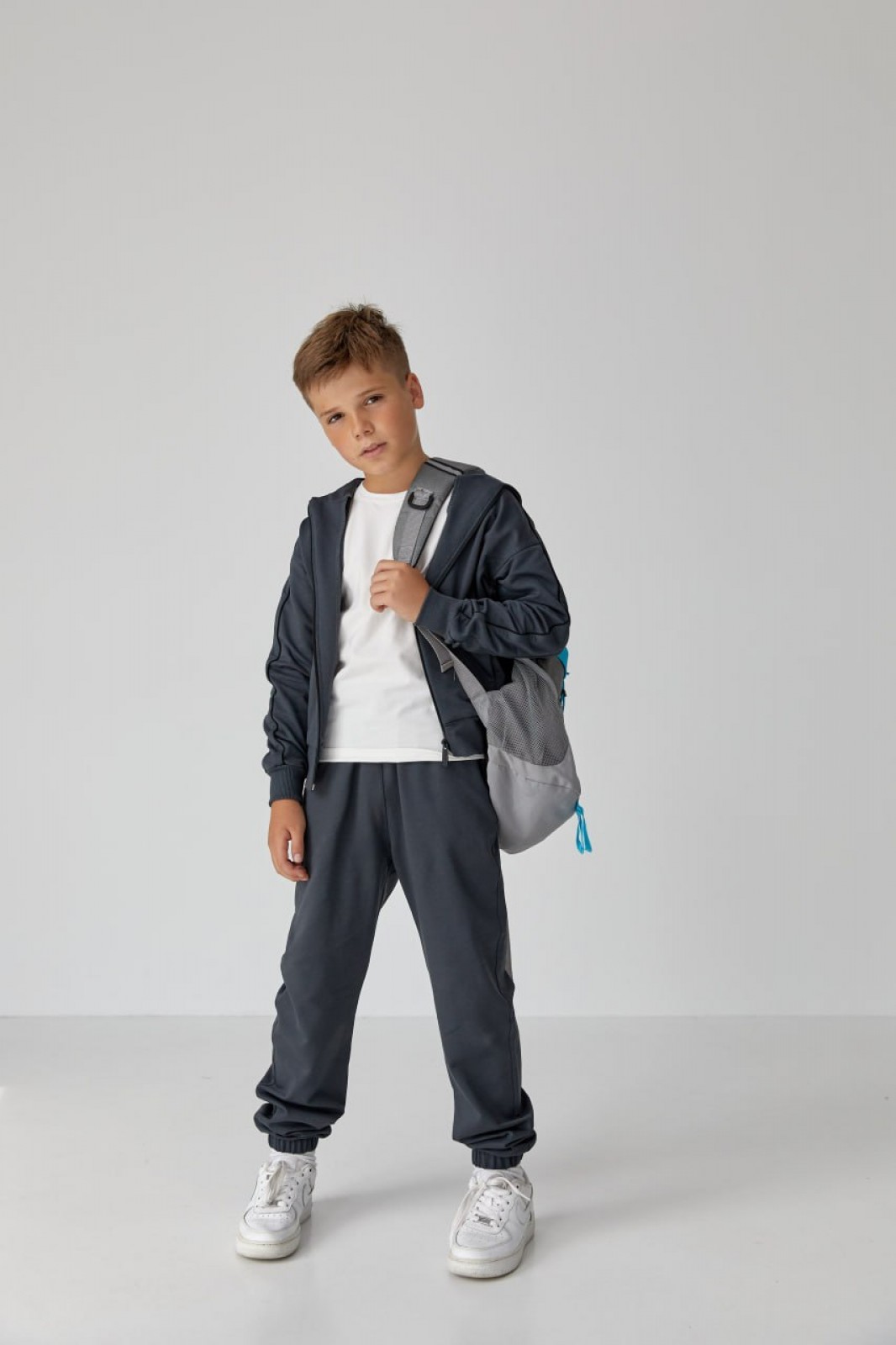 Дитячий спортивний костюм для хлопчика графіт р.158 439058