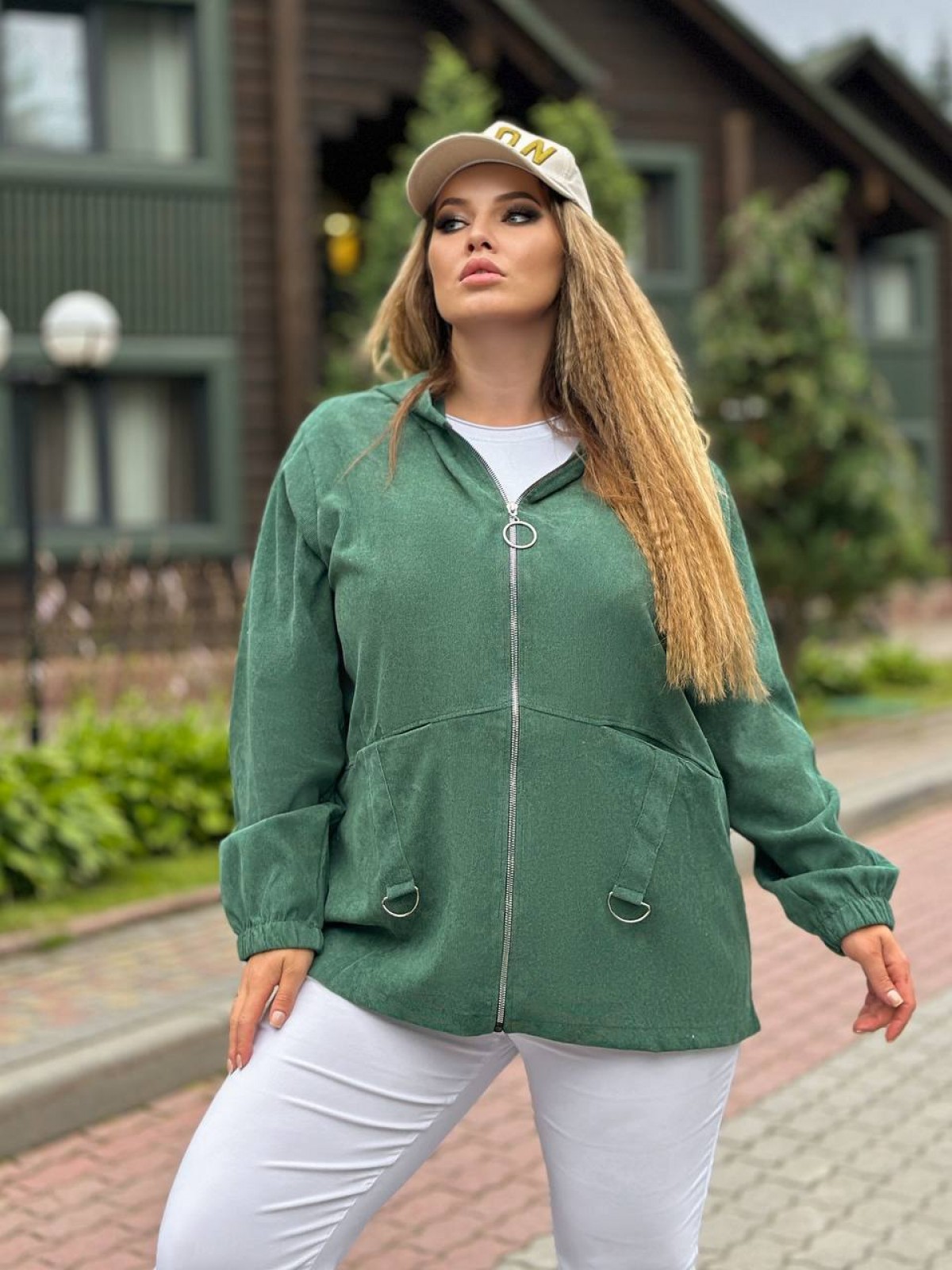 Жіноча вельветова куртка колір зелений р.60/64 431411