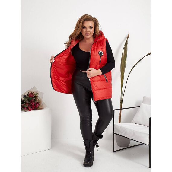 Женский стеганый жилет прямого кроя с карманами на змейке красного цвета, Цвет: Красный, Размер: 48, изображение 2