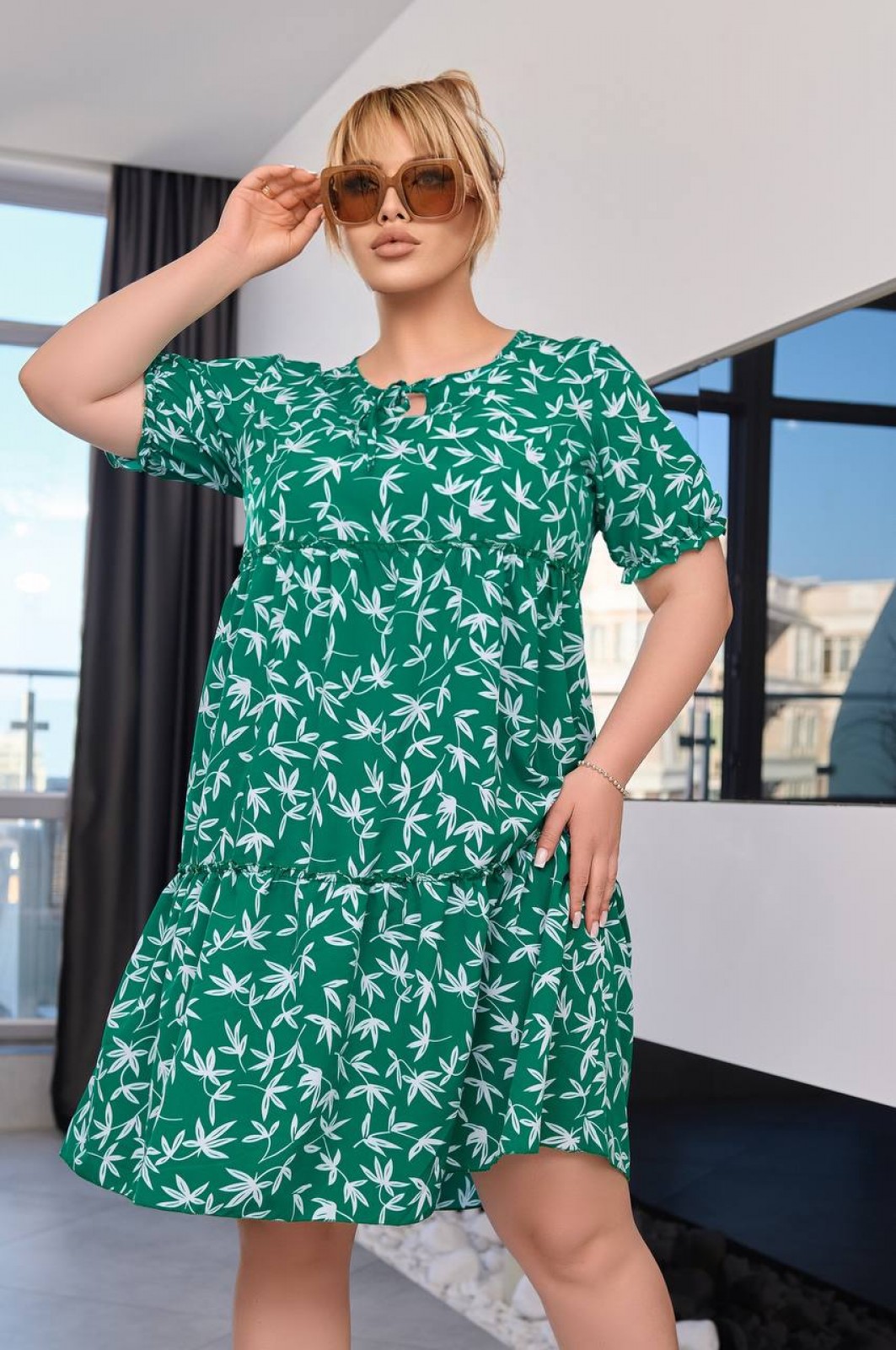 Жіноча сукня із софту колір зелений р.50/52 455305