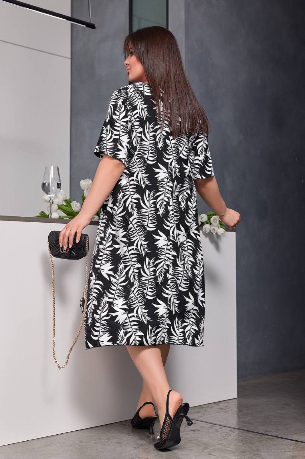 Жіноча сукня із софту колір чорний з білим р.58/60 453440