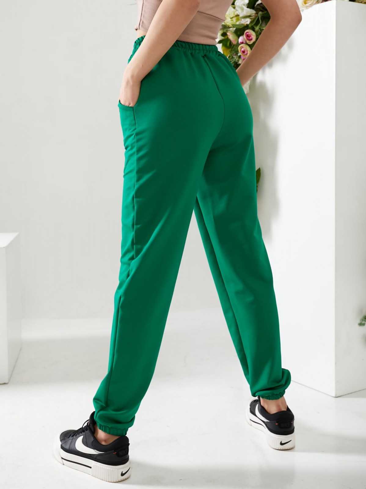 Жіночі спортивні штани двонитка зеленого кольору р.46 406178
