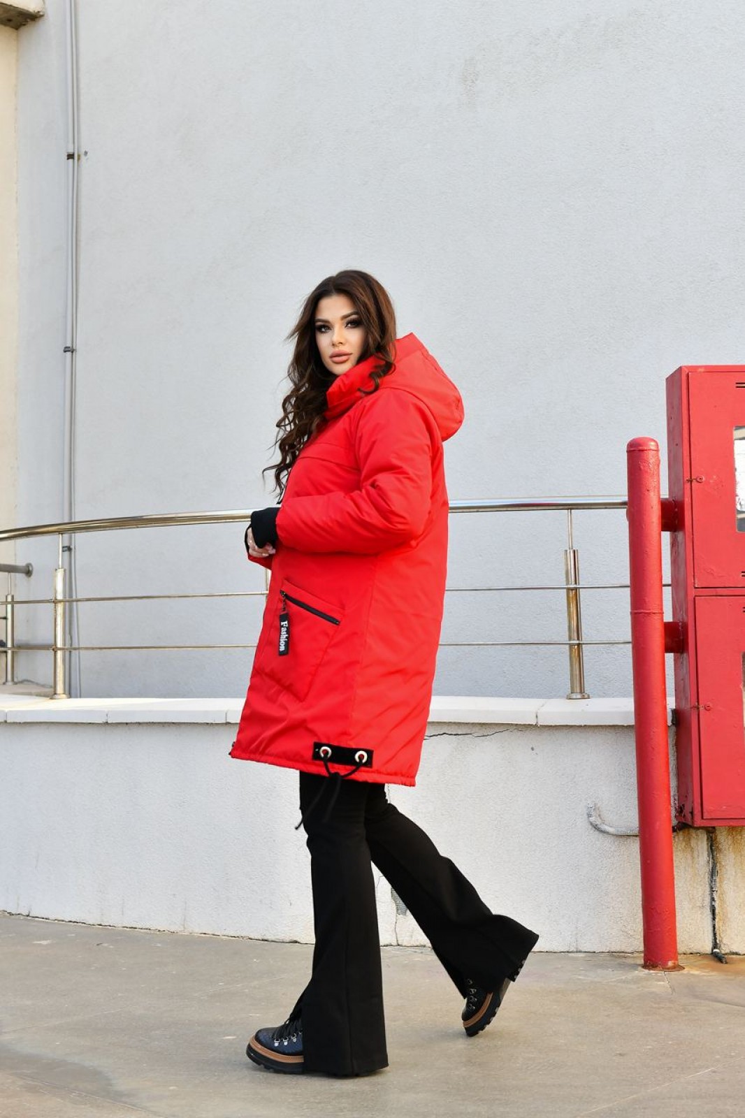 Жіноча куртка-пальто із плащової тканини колір червоний р.48/50 445907