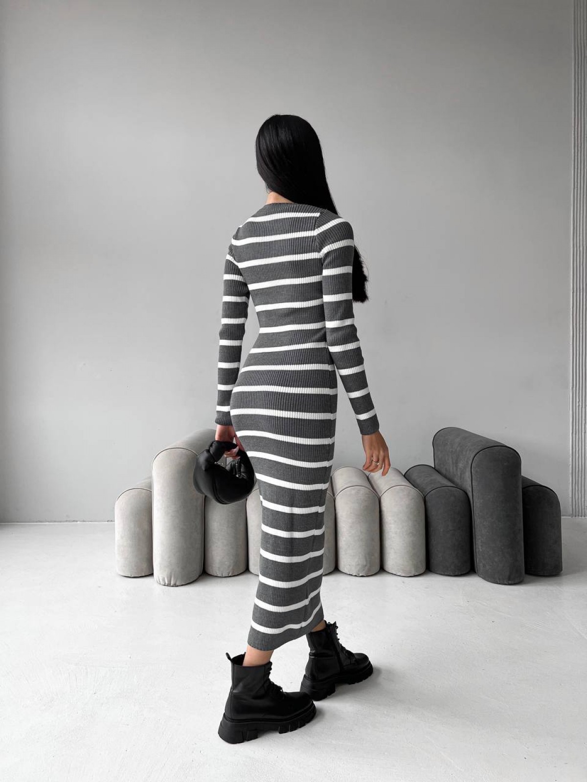 Жіноча сукня міді у смужку колір сірий-білий р.42/46 449394