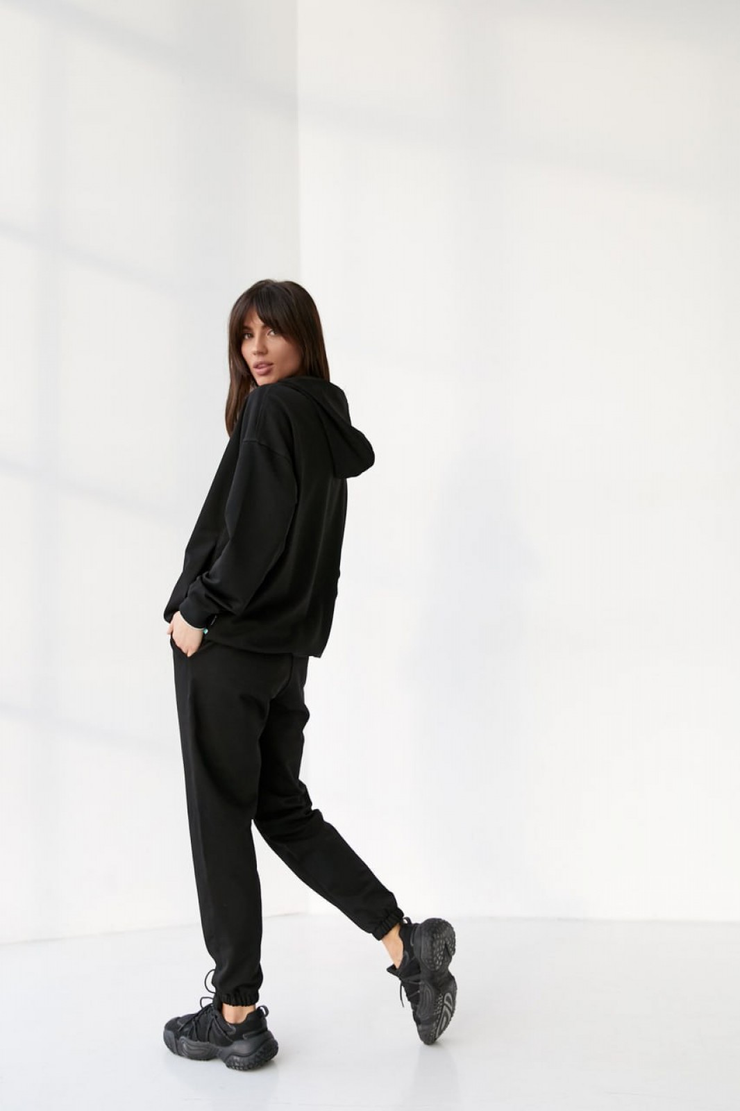 Жіночий костюм худі+джогери колір чорний р.L 421091