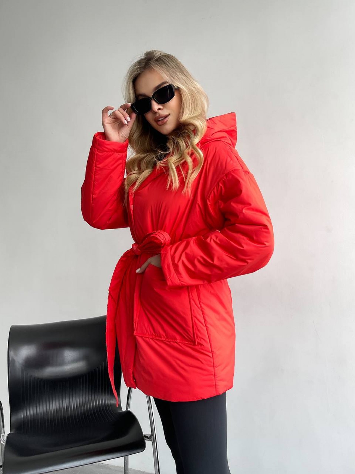 Жіноча тепла куртка під пояс колір червоний р.52/54 450284