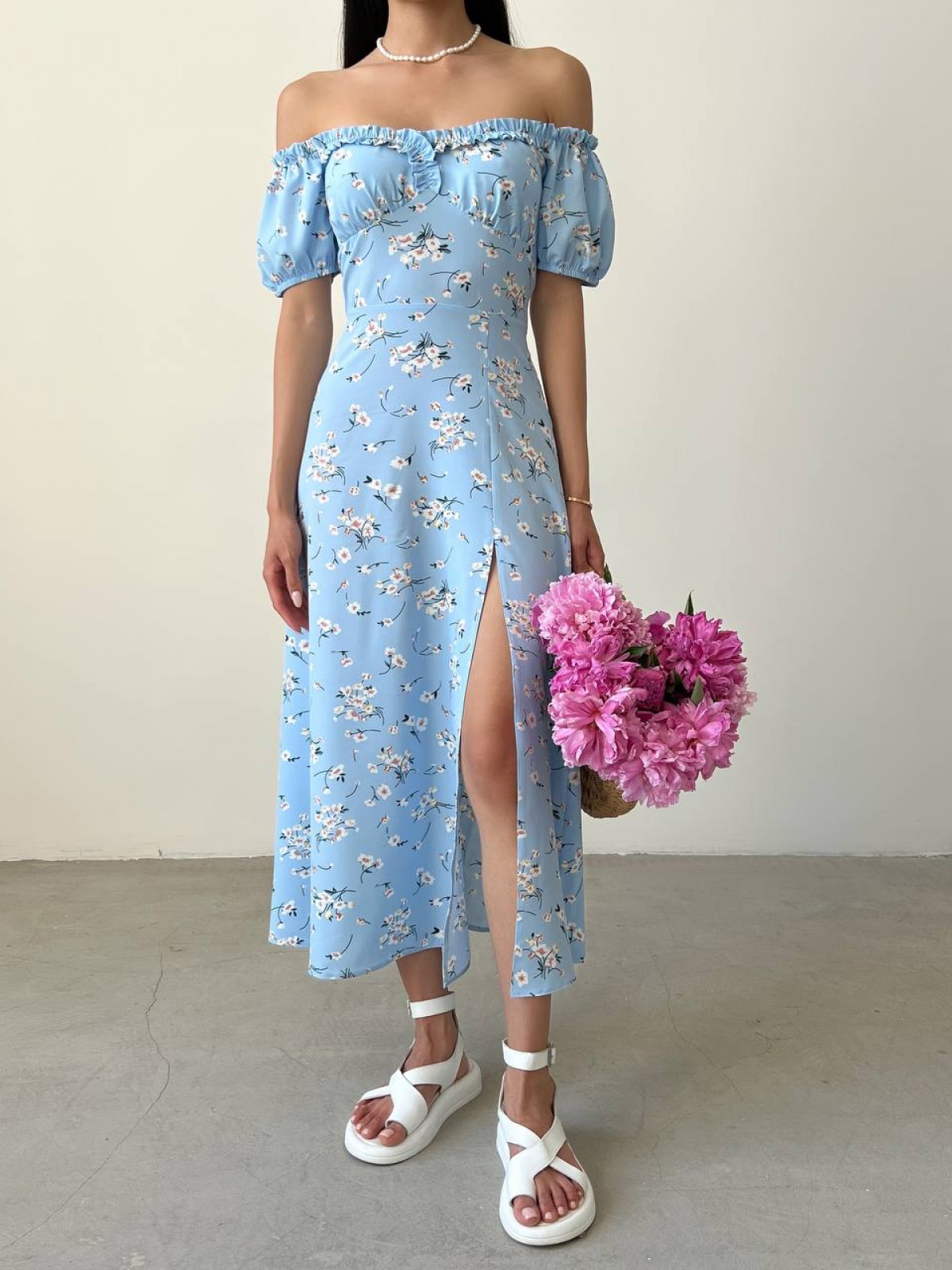 Жіноча літня сукня міді колір блакитний принт гілочка р.42 438589