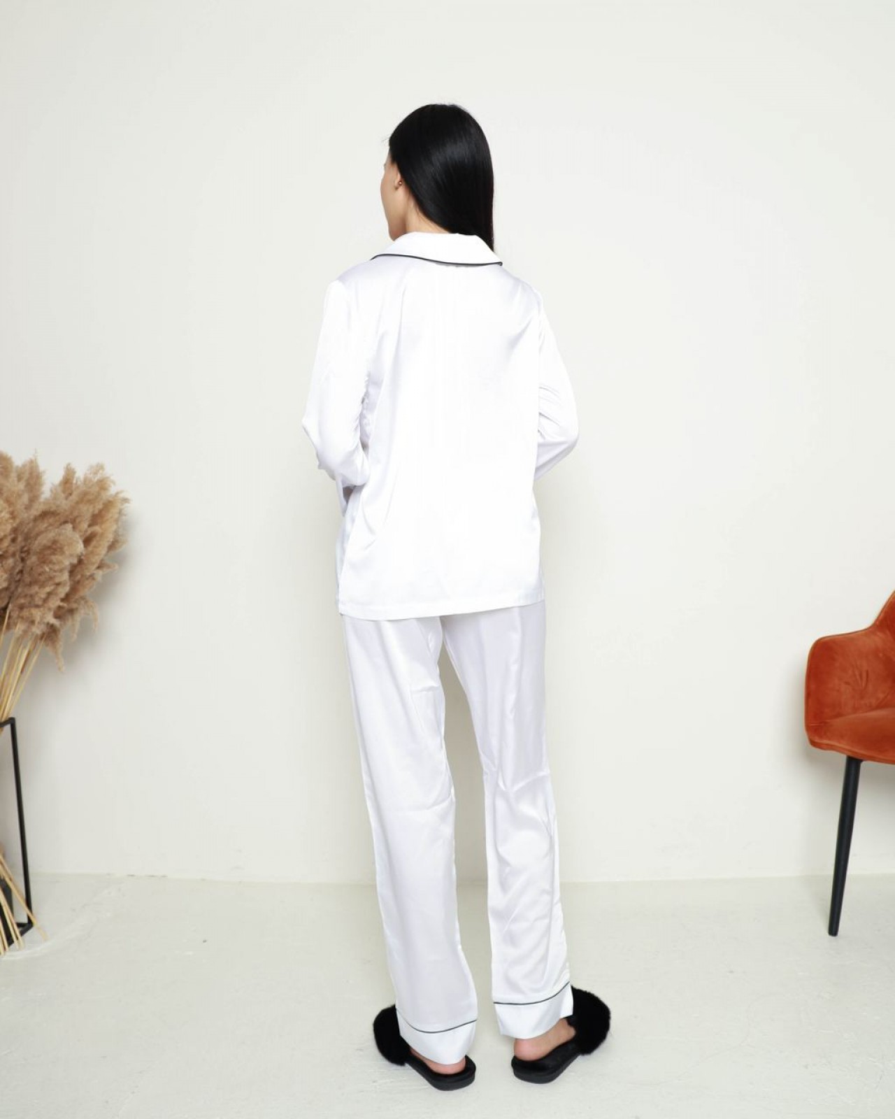Жіноча піжама шовк Армані Jesika білого кольору р.L 379556