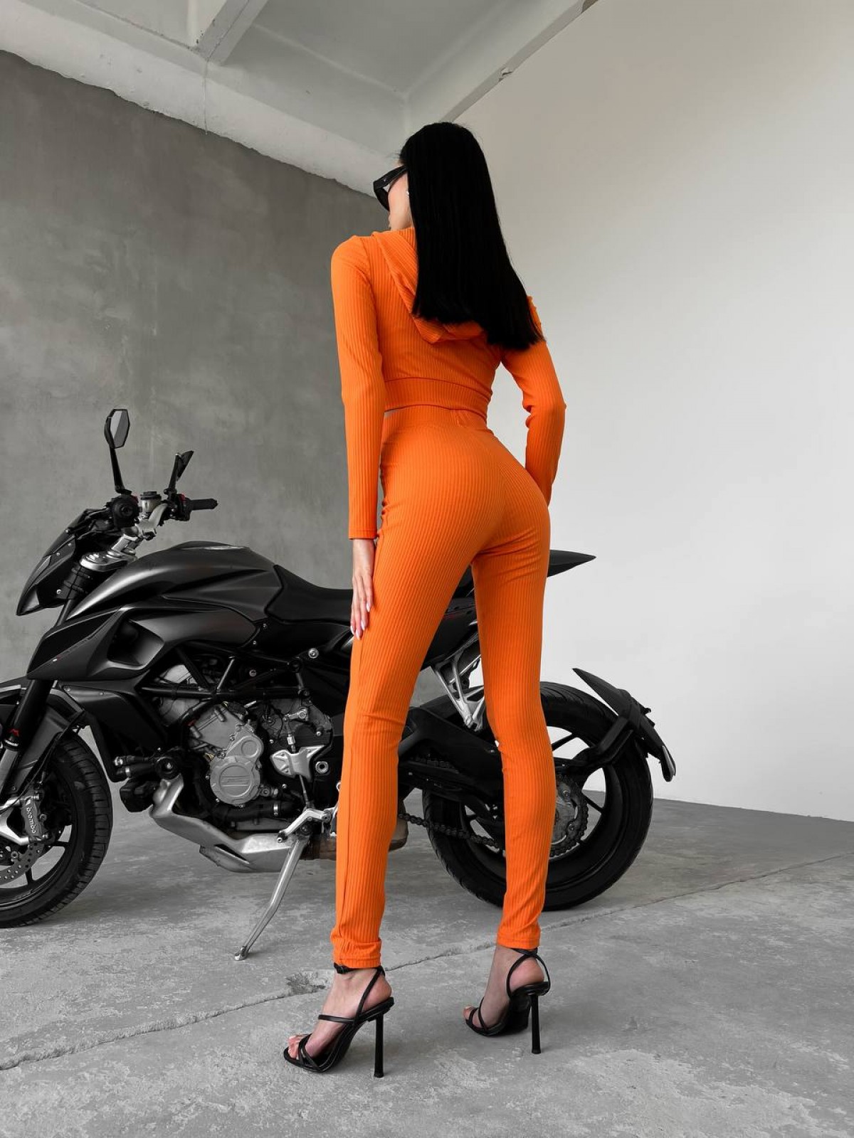 Жіночий костюм кроп-кофта та лосини колір помаранчевий р.42/44 432179