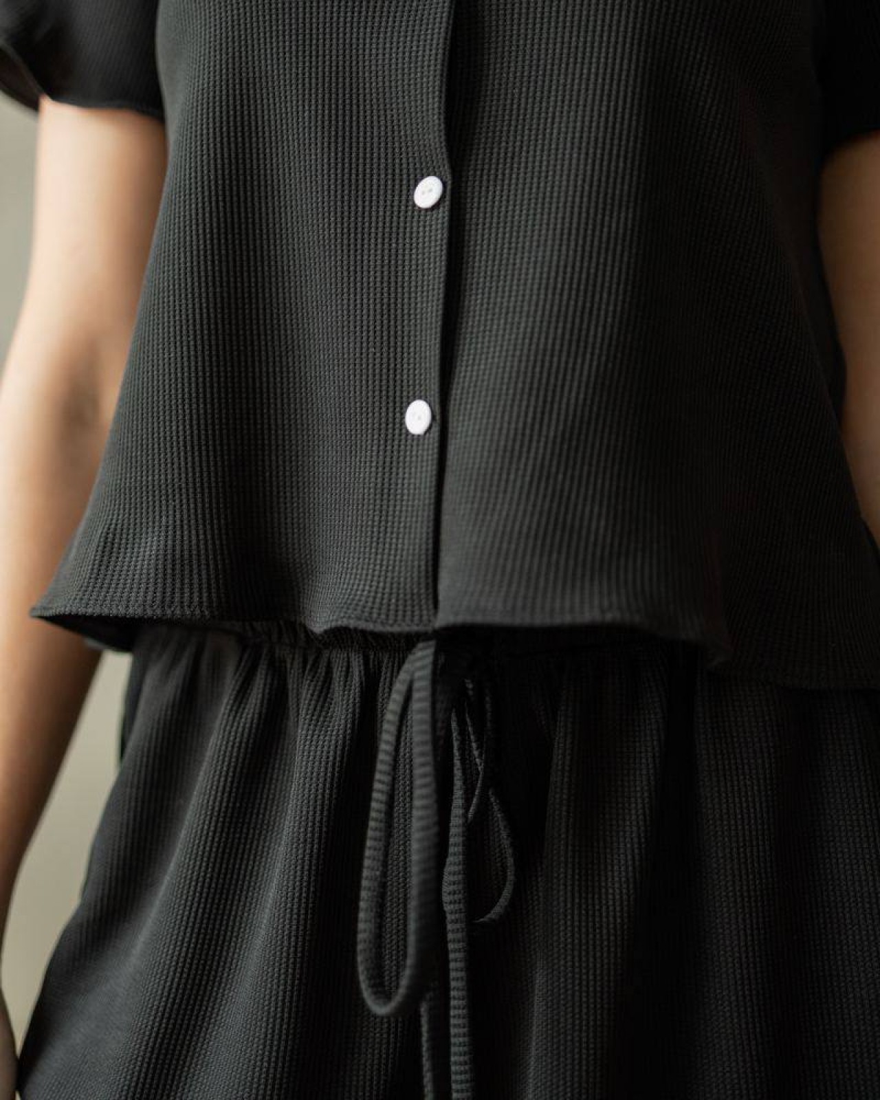 Жіноча піжама із шортами «Selena» колір чорний р.L 453323