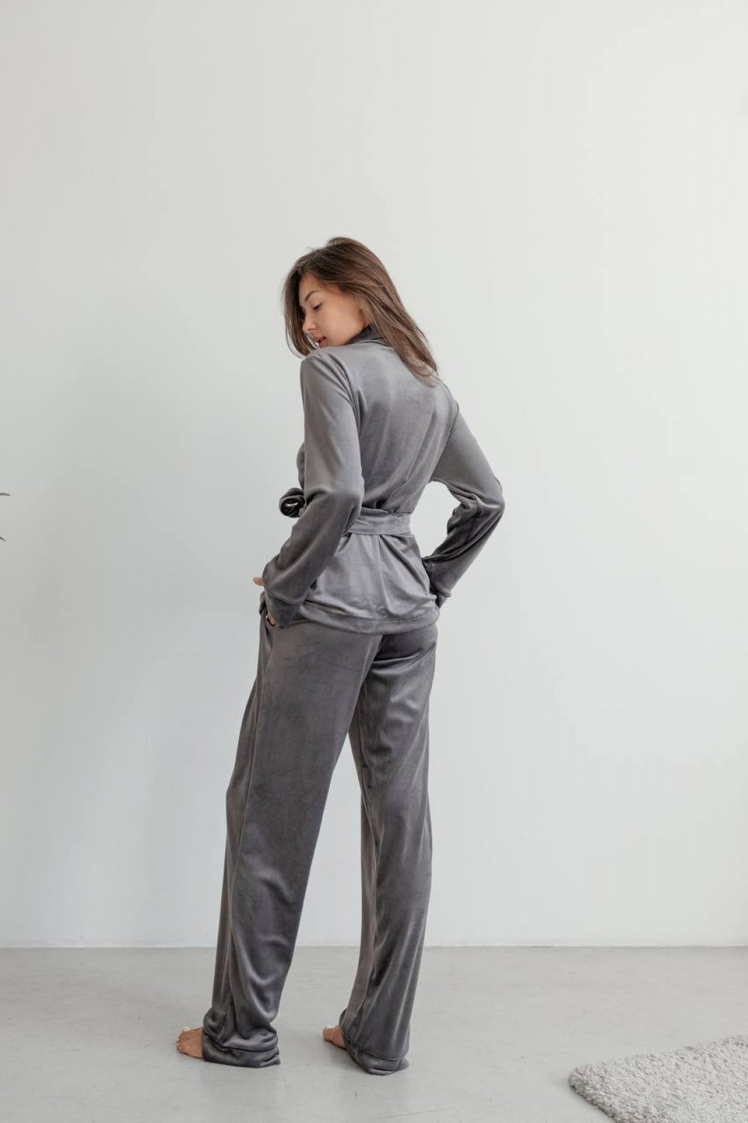Жіноча піжама велюр Eva на запах сірого кольору р.S 442557