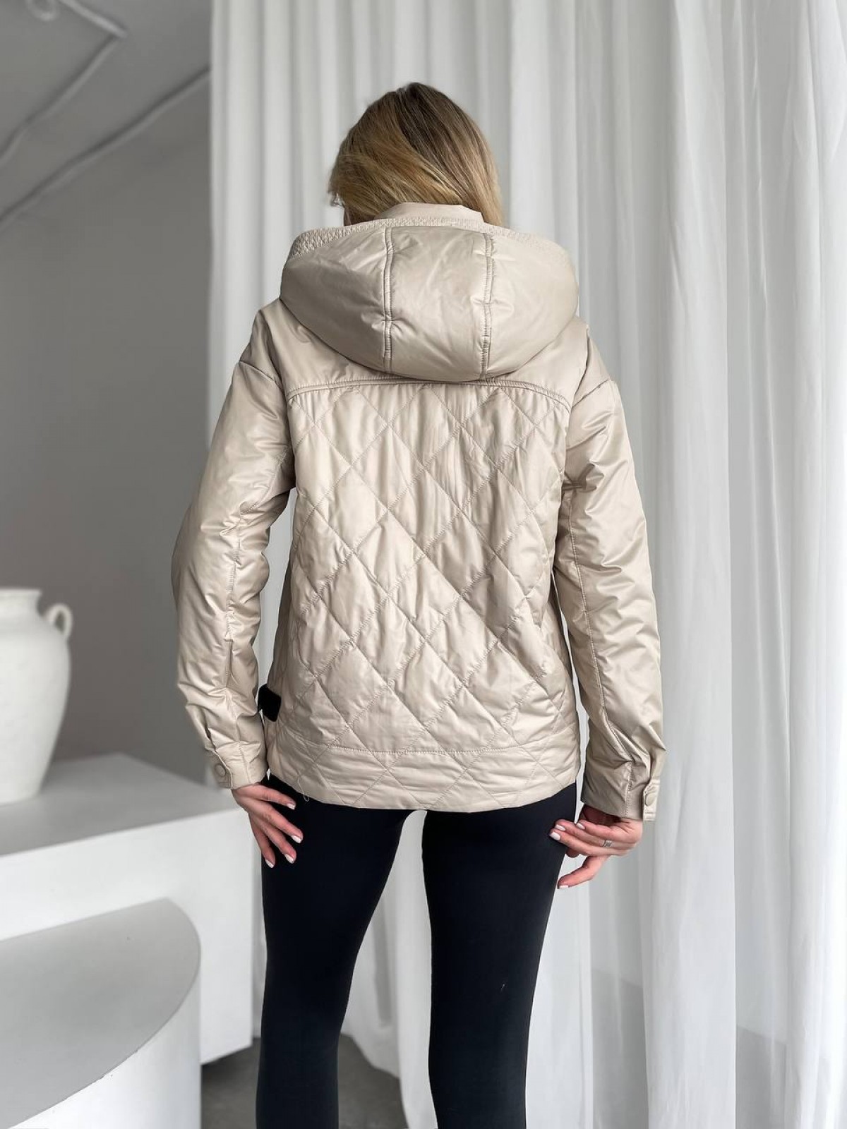 Жіноча тепла куртка колір бежевий р.XL 450287