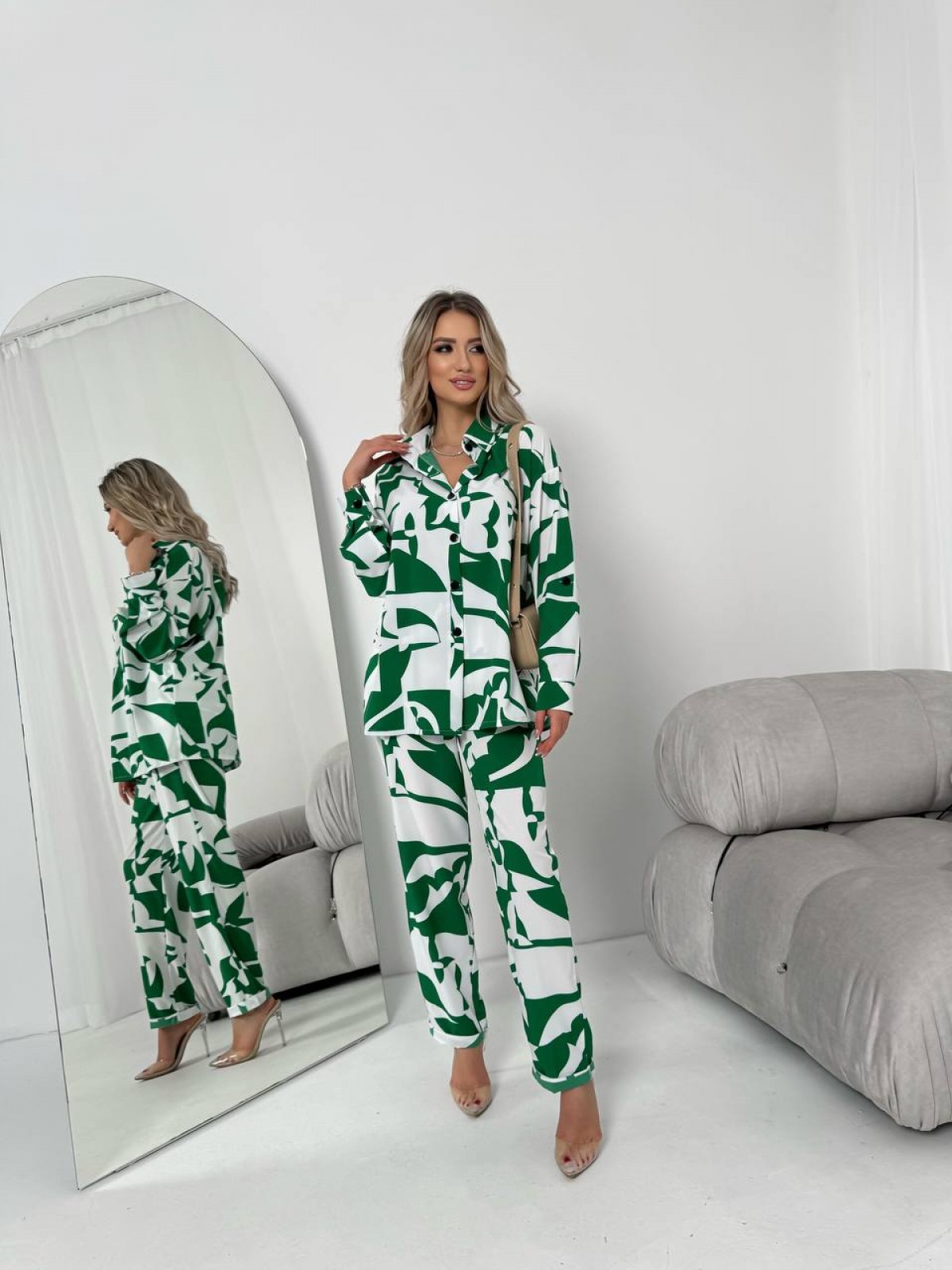 Жіночий костюм із шовкового софту колір зелений р.42/44 454738