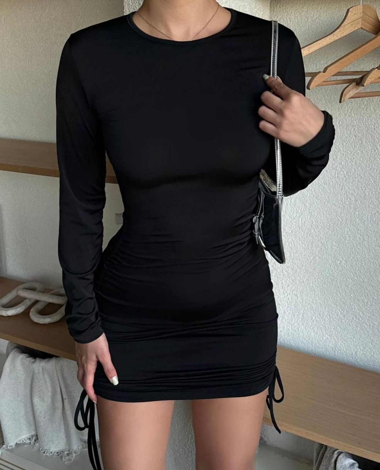 Жіноча сукня міні із затяжками колір чорний р.42/44 456256