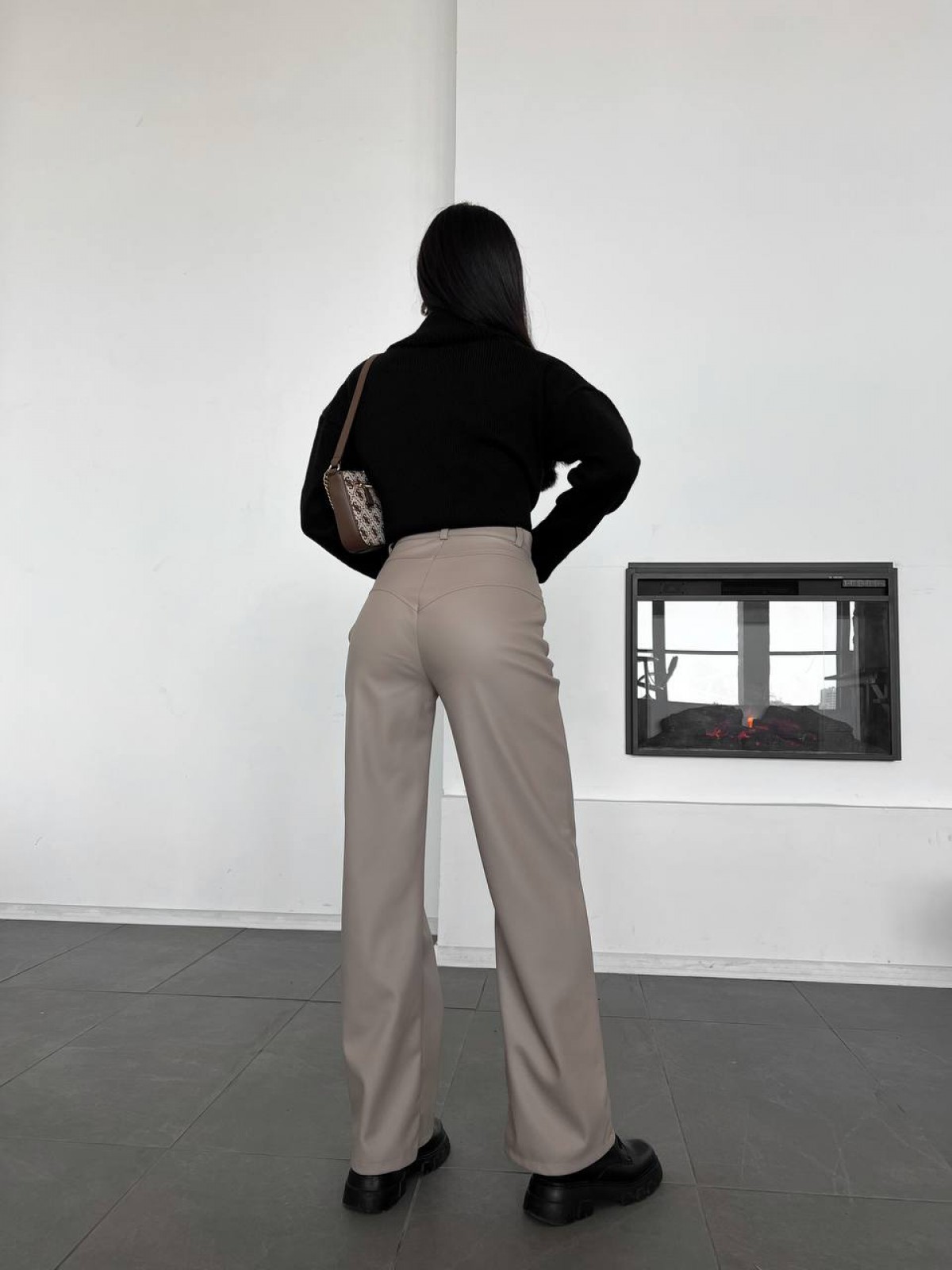 Жіночі штани з еко-шкіри колір кавовий р.46 443406
