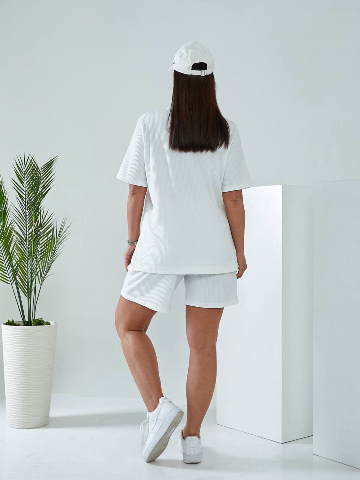 Жіночий костюм двійка з шортами колір білий р.48/50 434121