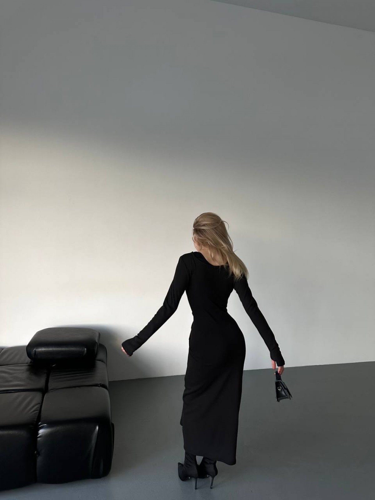 Жіноча сукня максі колір чорний р.42/44 446422