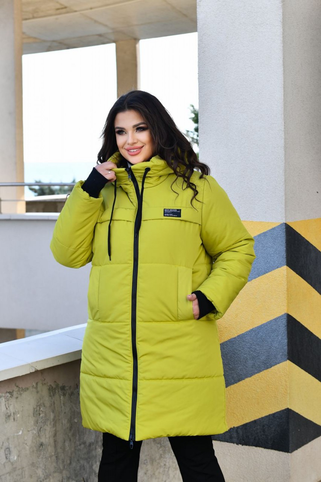 Жіноча куртка-пальто із плащової тканини колір лайм р.48/50 448370