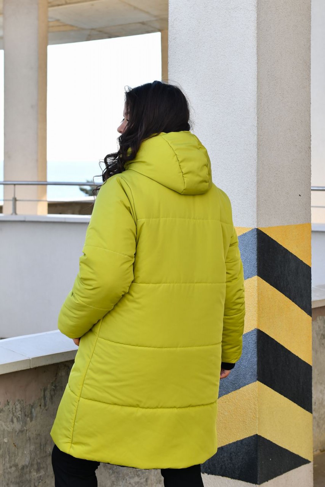 Жіноча куртка-пальто із плащової тканини колір лайм р.56/58 448388