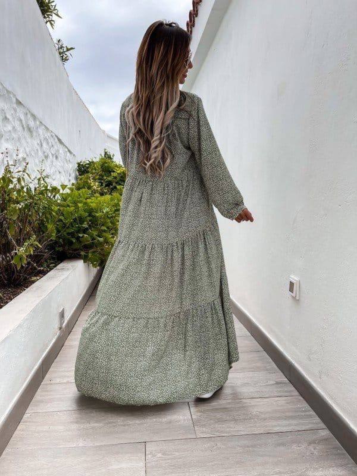 Жіноча довга сукня шовкова оливкового кольору розмір  р.48/50 374141