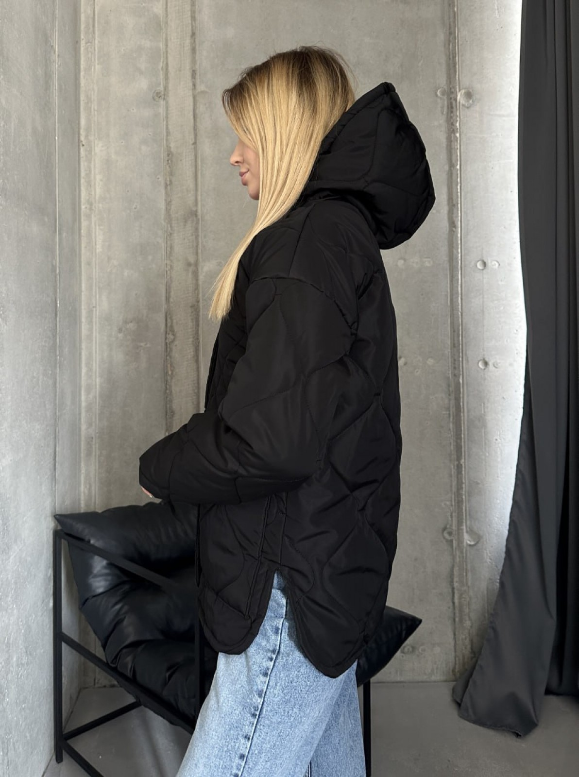 Жіноча тепла куртка з капюшоном колір чорний р.50/52 452209