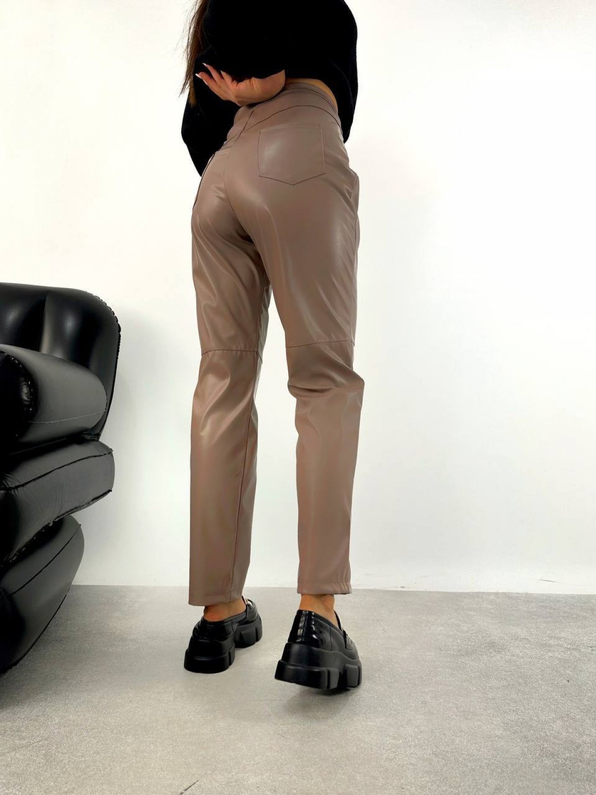 Жіночі штани з еко шкіри колір мокко р.54/56 444134