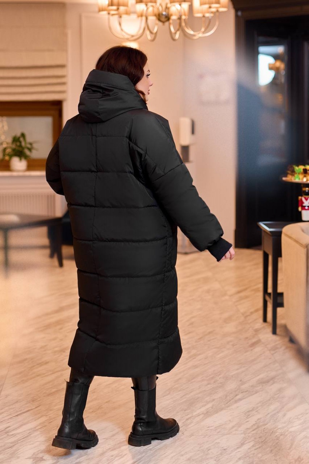 Жіноча тепла зимова куртка чорного кольору р.54/56 377589