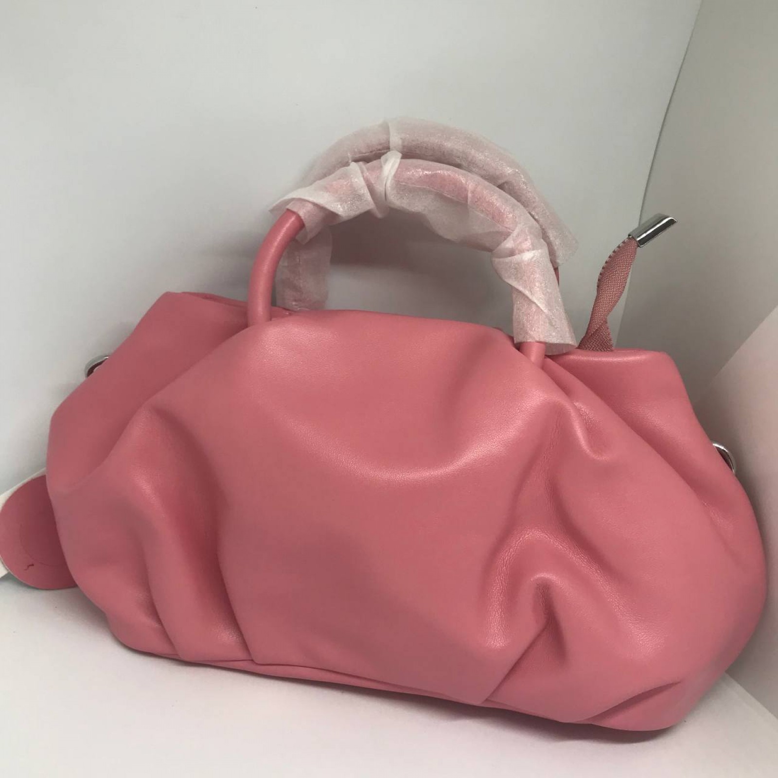 Жіноча сумочка з ремінцем колір насичений рожевий 435456