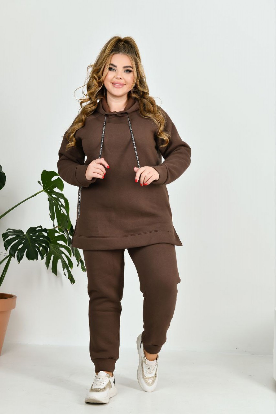 Жіночий теплий прогулянковий костюм коричневого кольору р.54 383691