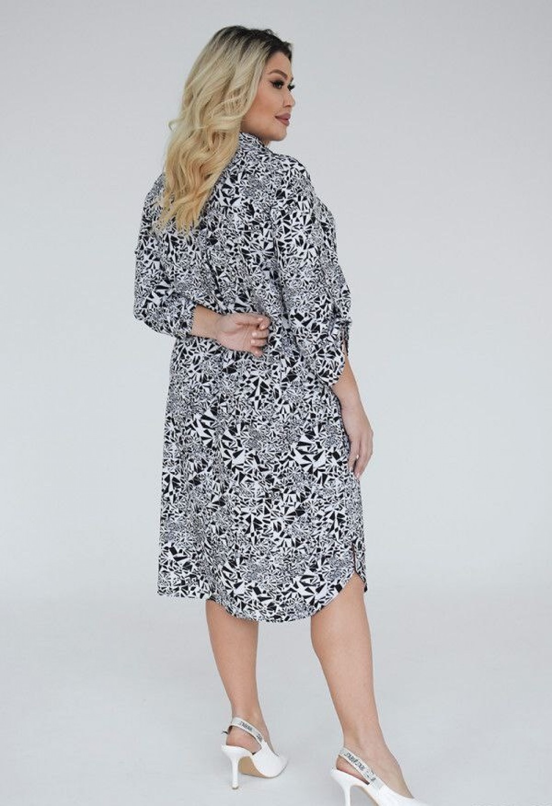 Жіноча сукня-сорочка колір білий з чорним р.62/64 454618