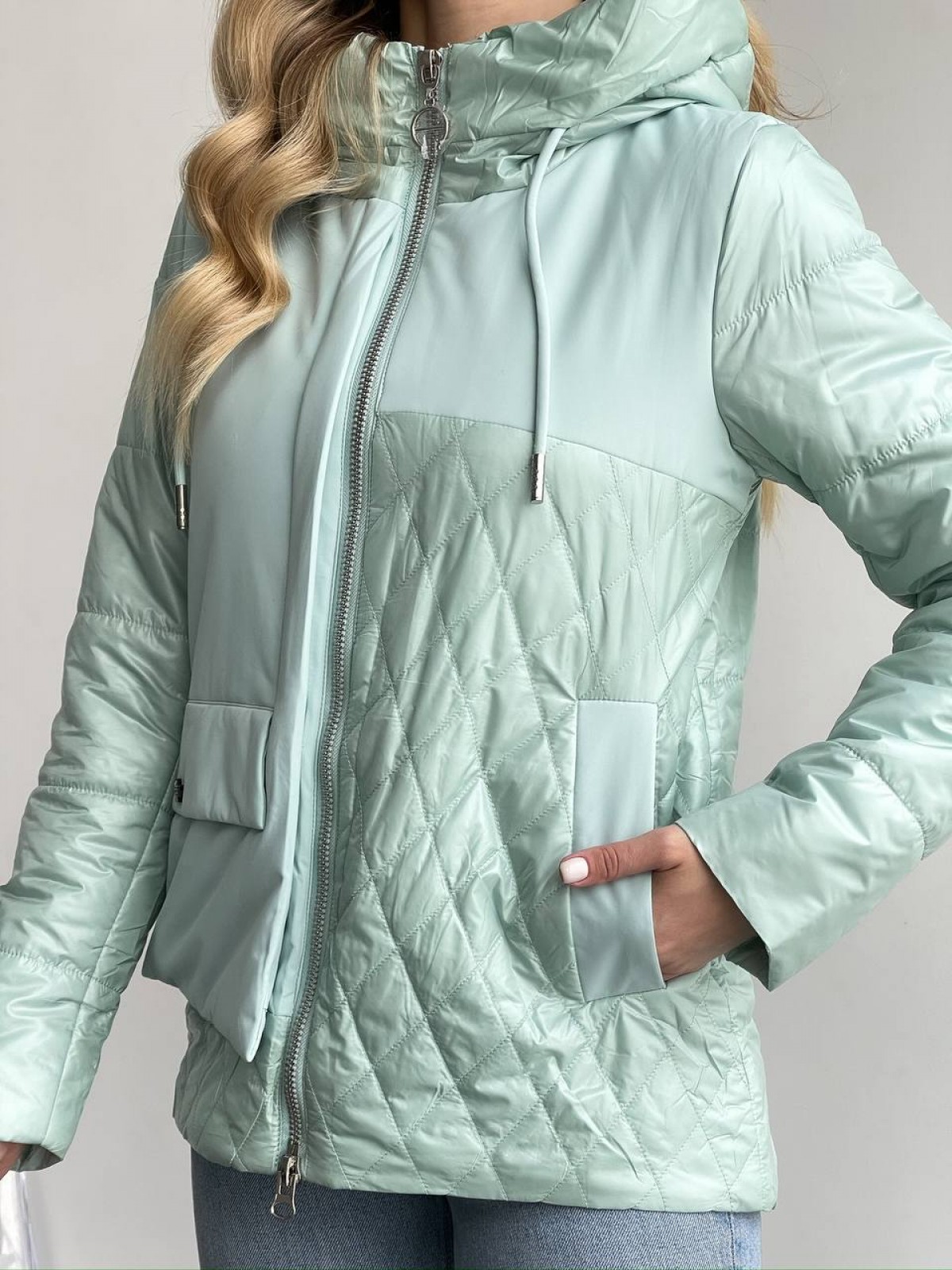Жіноча тепла куртка з капюшоном колір м'ята р.XL 450303