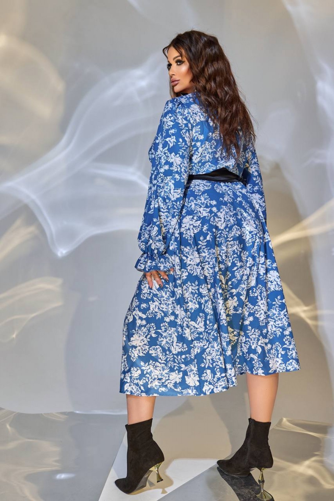 Жіноча вільна сукня із софту колір синій р.62/64 449936