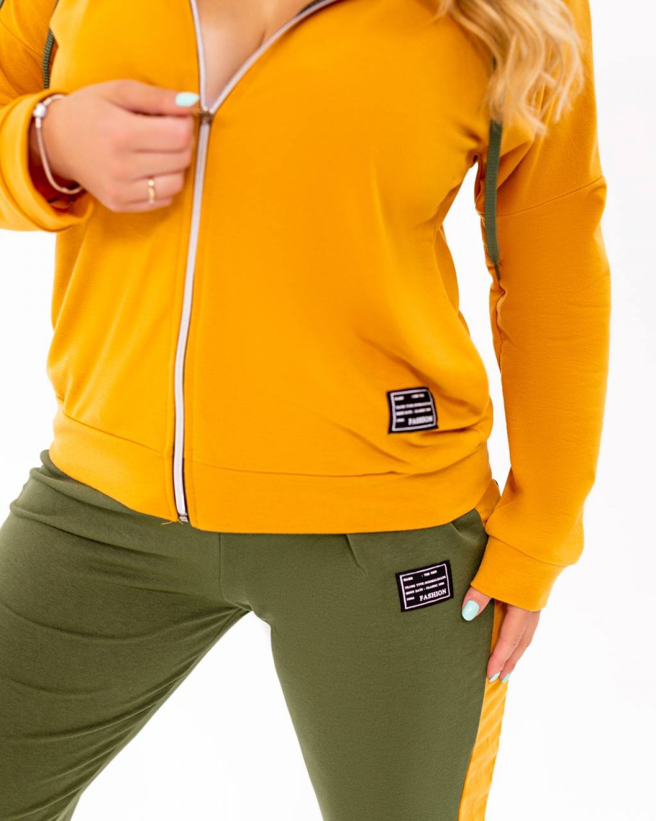 Жіночий спортивний костюм кофта гірчичного кольору та штани хакі р.62/64 379798